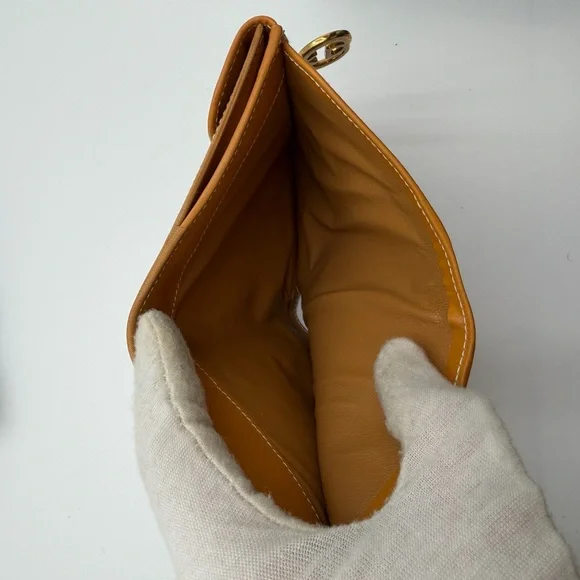 Gucci Beige Canvas Wallet with Tan Leather Trim and Gold Logo - Picture 8 of 8